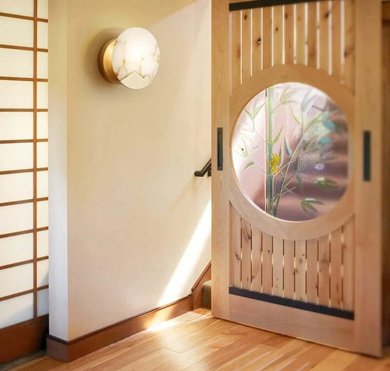 Elegant Marmor Væglampe med Messing Detaljer