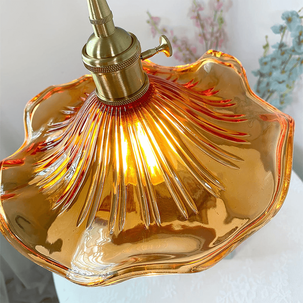 Elegant Hibiscus Pendel Lampe i Messing og Glas