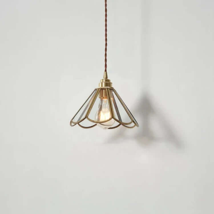 Elegant Glas Pendellampe - Messing Detaljer