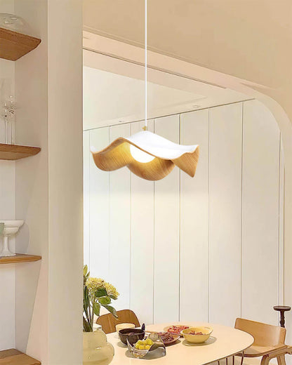 Unik Lotus Pendellampe i Harpiks & Metal