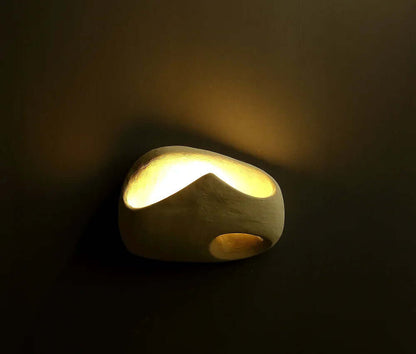 Kunstnerisk Væglampe i Cement - Edda