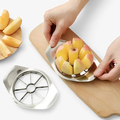 "Effektiv æbleskræller i rustfrit stål til skrælning og skæring af frugt, med holdbart og pladsbesparende design."