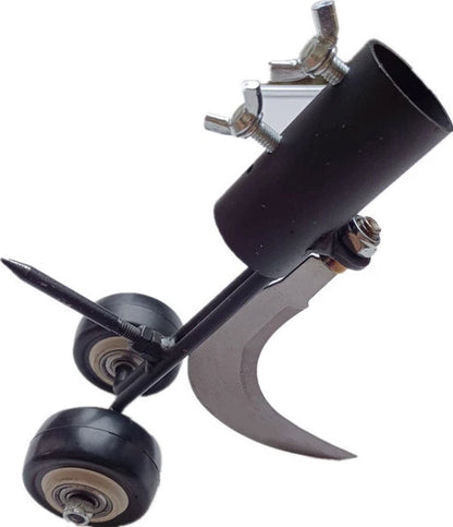 Effektivt ukrudtsværktøj med ergonomisk håndtag, ideelt til havearbejde, fjernelse af genstridigt ukrudt uden kemikalier.