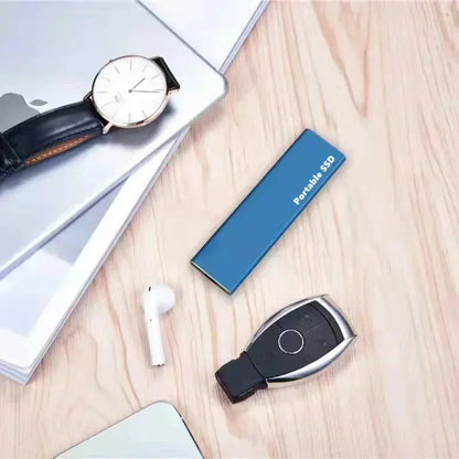 "Elegant 4TB bærbar ekstern harddisk med lynhurtig USB-C, kompakt design. Perfekt til dataopbevaring på farten."