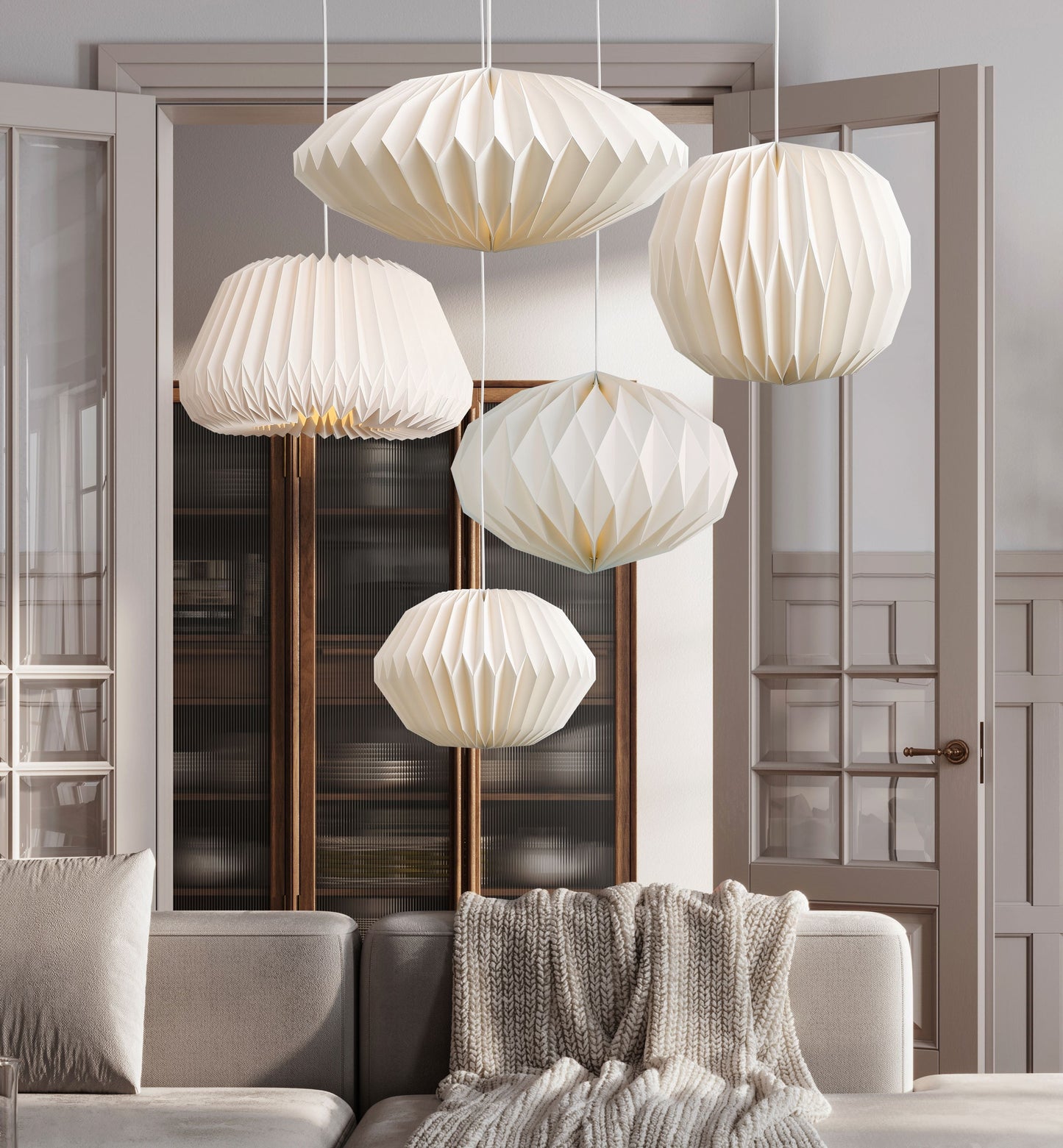 Elegant beige dråbeformet akrylpendel Ø42 cm med blød 360° lysspredning, ideel til stue eller soveværelse.