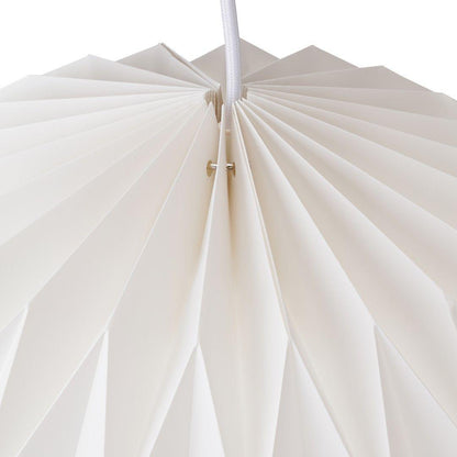 Elegant beige dråbeformet akrylpendel Ø42 cm med blød 360° lysspredning, ideel til stue eller soveværelse.