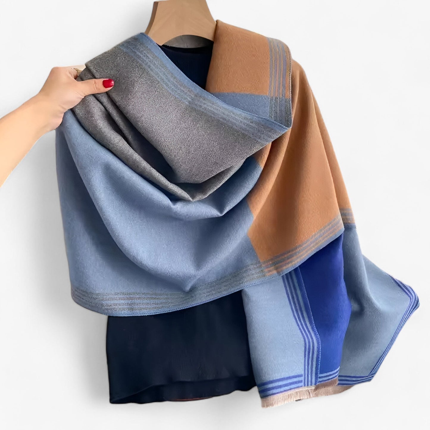 Elegant cashmere tørklæde i blød beige, alsidig størrelse, varm og stilfuld til kvinders garderobe, beskyttelse mod kulde.