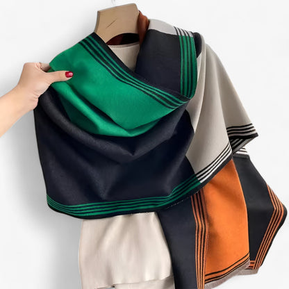 Elegant cashmere tørklæde i blød beige, alsidig størrelse, varm og stilfuld til kvinders garderobe, beskyttelse mod kulde.