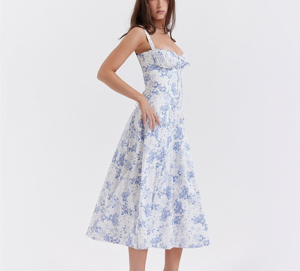 "Elegant Chiara sommerkjole med bustierdesign, sweetheart-udskæring og side-slids for feminin stil og bevægelse"