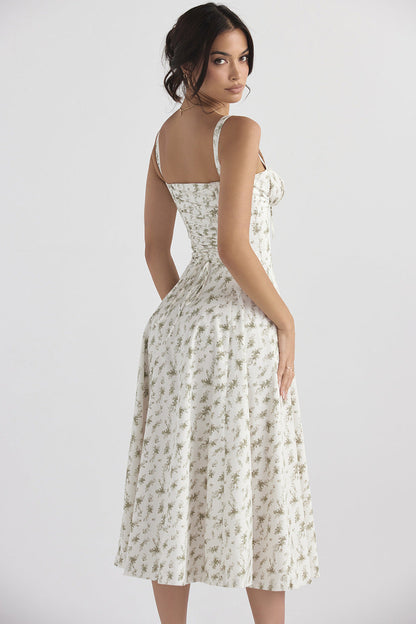 "Elegant Chiara sommerkjole med bustierdesign, sweetheart-udskæring og side-slids for feminin stil og bevægelse"