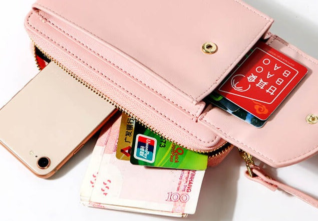 "Elegant crossbody taske i PU-læder med guldfarvede beslag og justerbar rem, ideel til hverdagsbrug og festlige lejligheder."