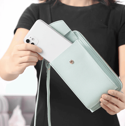 "Elegant crossbody taske i PU-læder med guldfarvede beslag og justerbar rem, ideel til hverdagsbrug og festlige lejligheder."