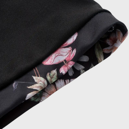 "Elegant herre poloshirt med blomsterkrave og manchetter, slank pasform, perfekt til både casual og formelle lejligheder."