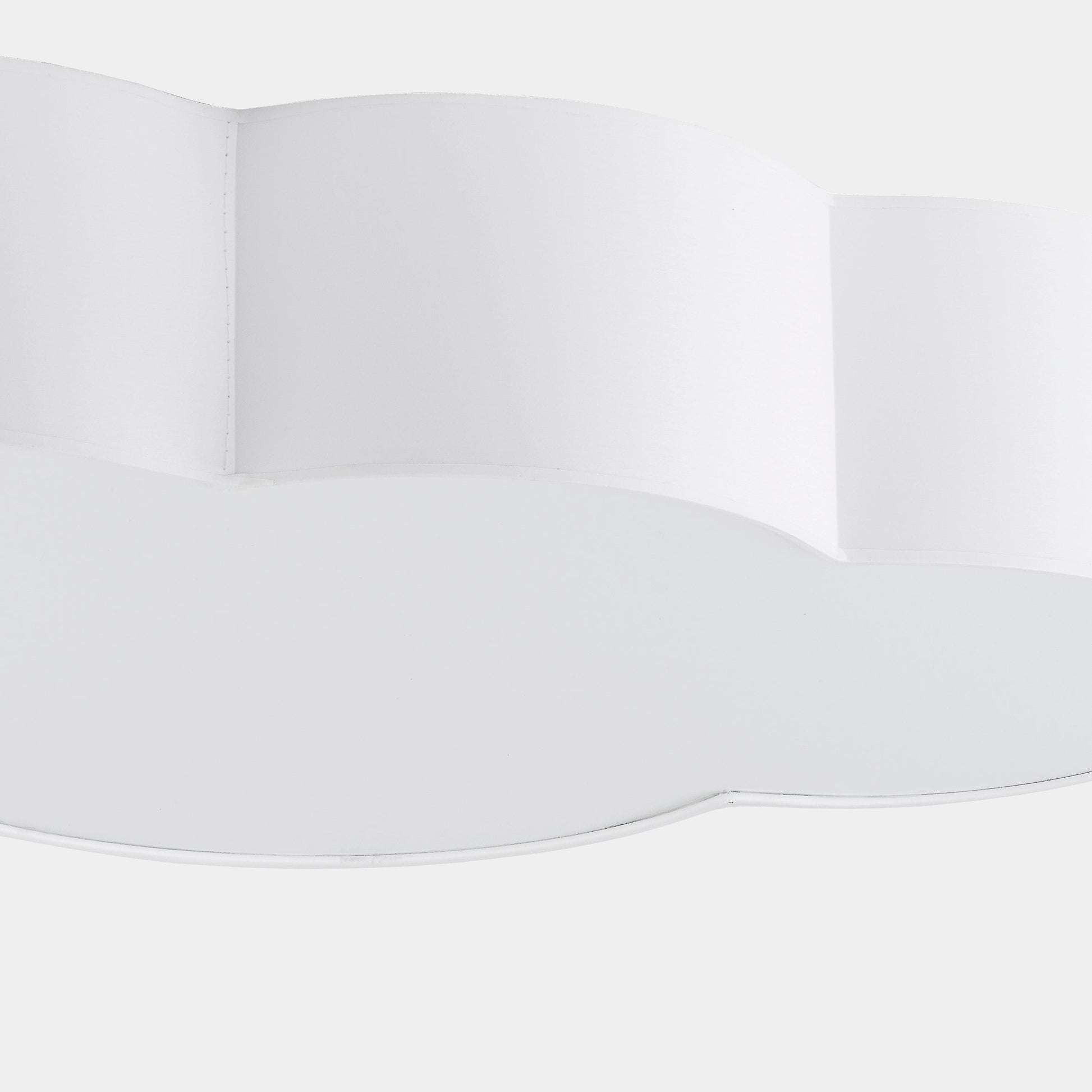 "Elegant hvid cloud plafond Ø62, diffus lys, nem installation, perfekt til børneværelse og stue, dekorativ loftlampe."