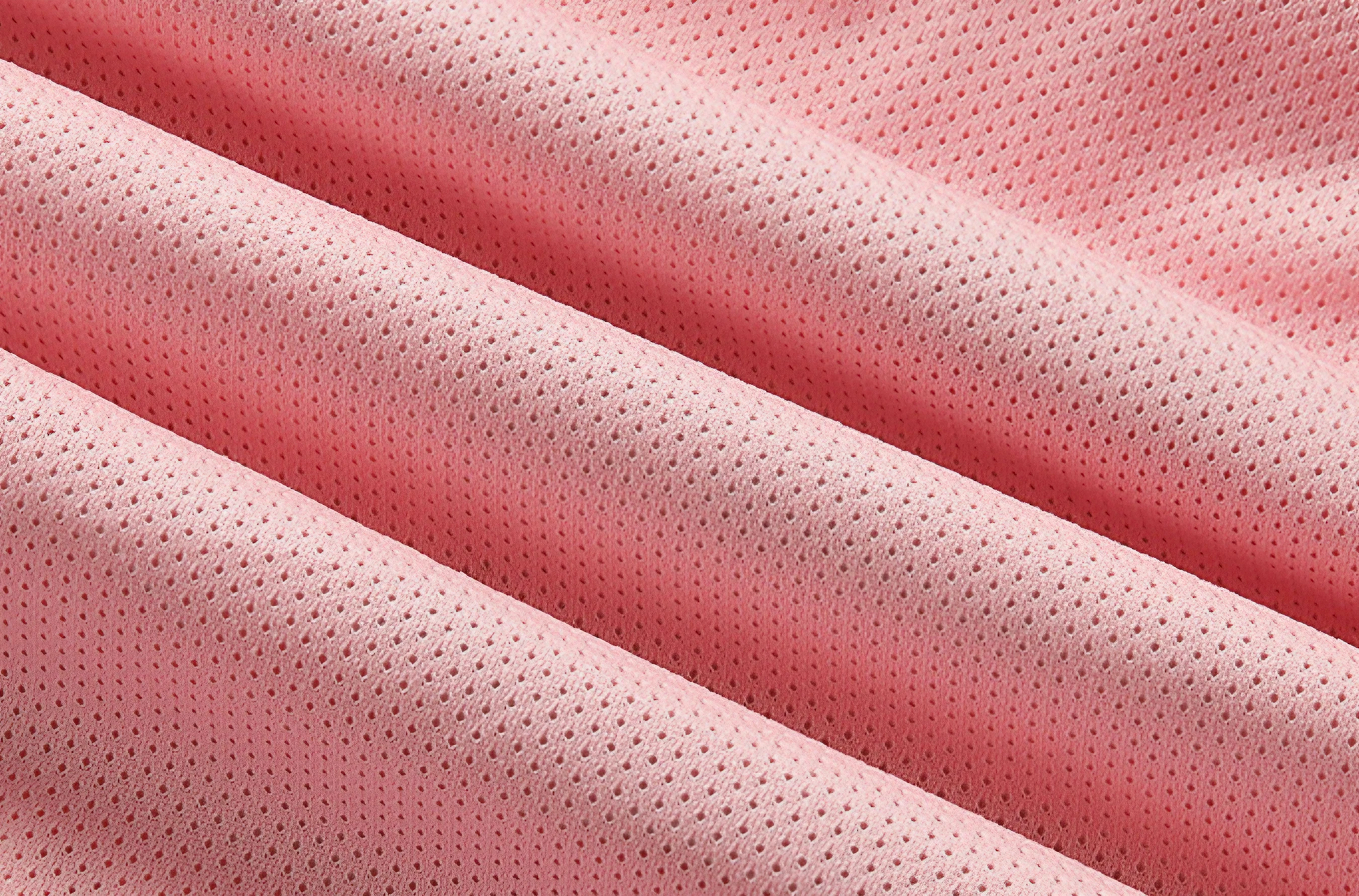 "Elegant kvindejakke, vind- og vandtæt, moderne snit, lys beige farve, perfekt til hverdagsbrug i al slags vejr."