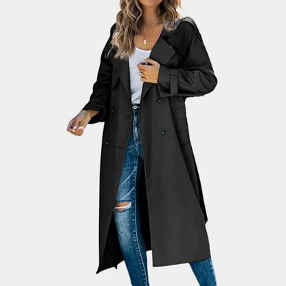 "Elegant trenchcoat i armygrøn, klassisk design med justerbar talje, ideel til fashionabelt udendørsbrug."