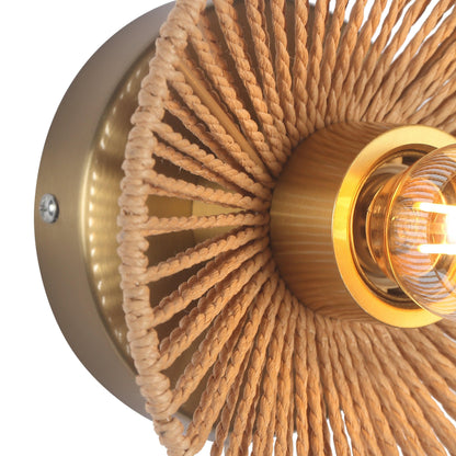 "Elegant Wave væglampe Ø20 i flettet papirrebsdesign, naturligt og rustikt look med stemningsfuldt blødt lys."