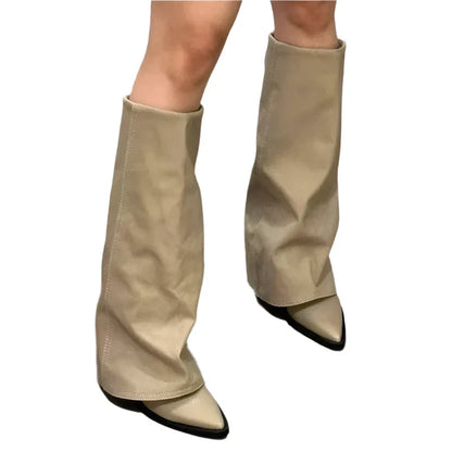 "Elegante brun fold-over øko-læder knæstøvler med spids tå og blokhæl, ideelle til stilfuld komfort."