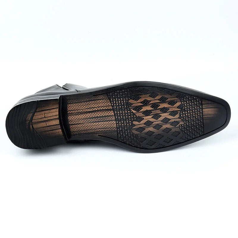 "Elegante herrestøvler i brun læder, klassisk design, raffineret finish, perfekt til både formelle og afslappede lejligheder.