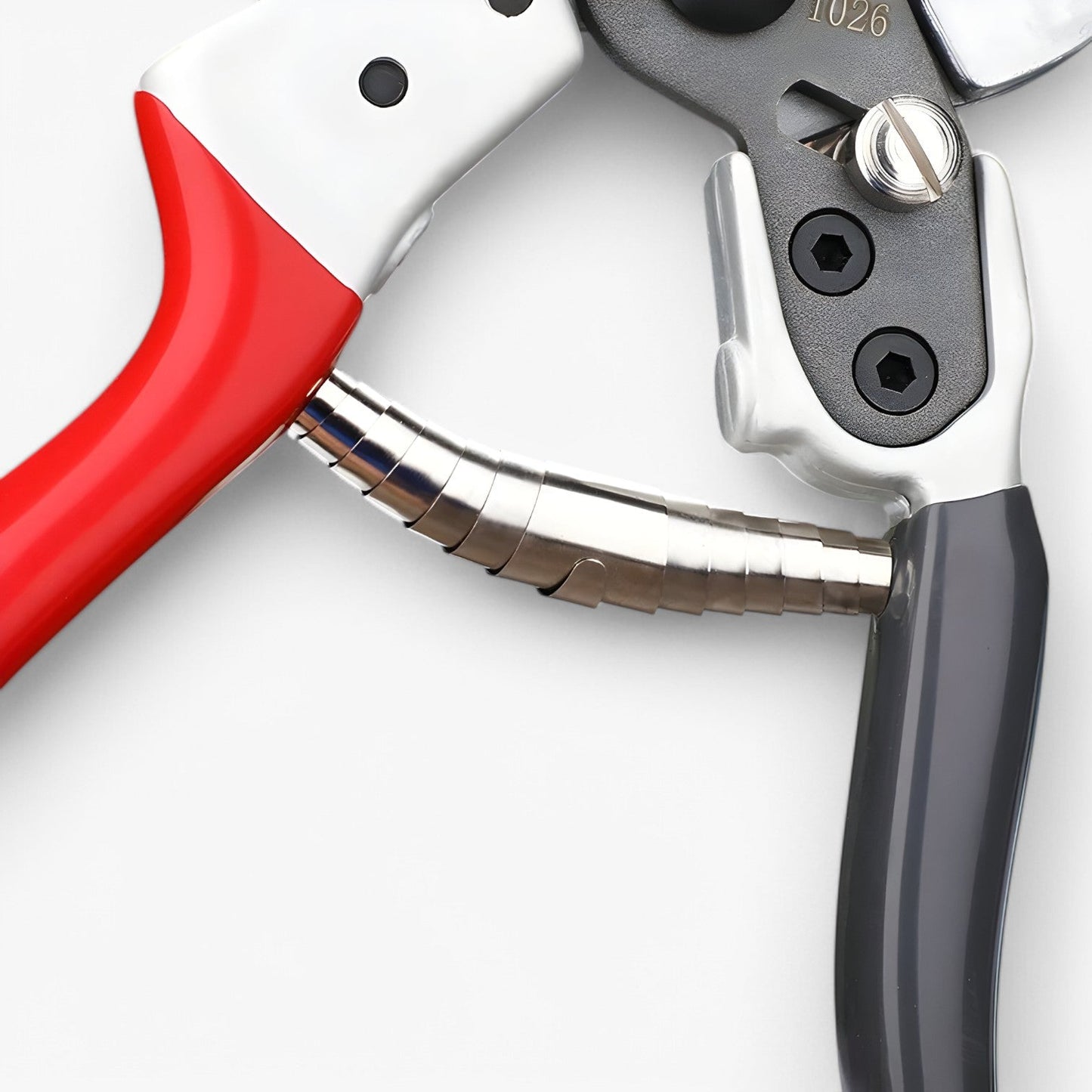 "Ergonomisk beskæresaks med skarpe, rustfrie knive og skridsikre håndtag, ideel til præcis havepleje"