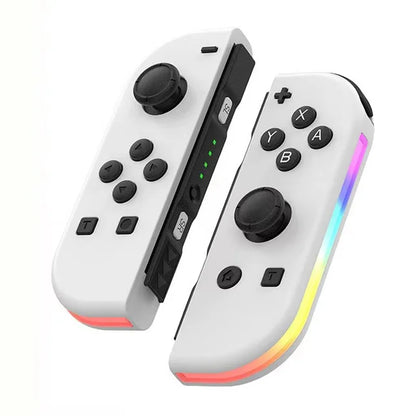 "Ergonomisk trådløs controller med justerbare RGB-lys og dobbelt vibration, der skaber en dynamisk gamingoplevelse."