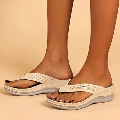 Ergonomiske kvinde flip-flops med blød polstring, komfortabelt design, ideelle til hverdagsbrug og sommeraktiviteter.