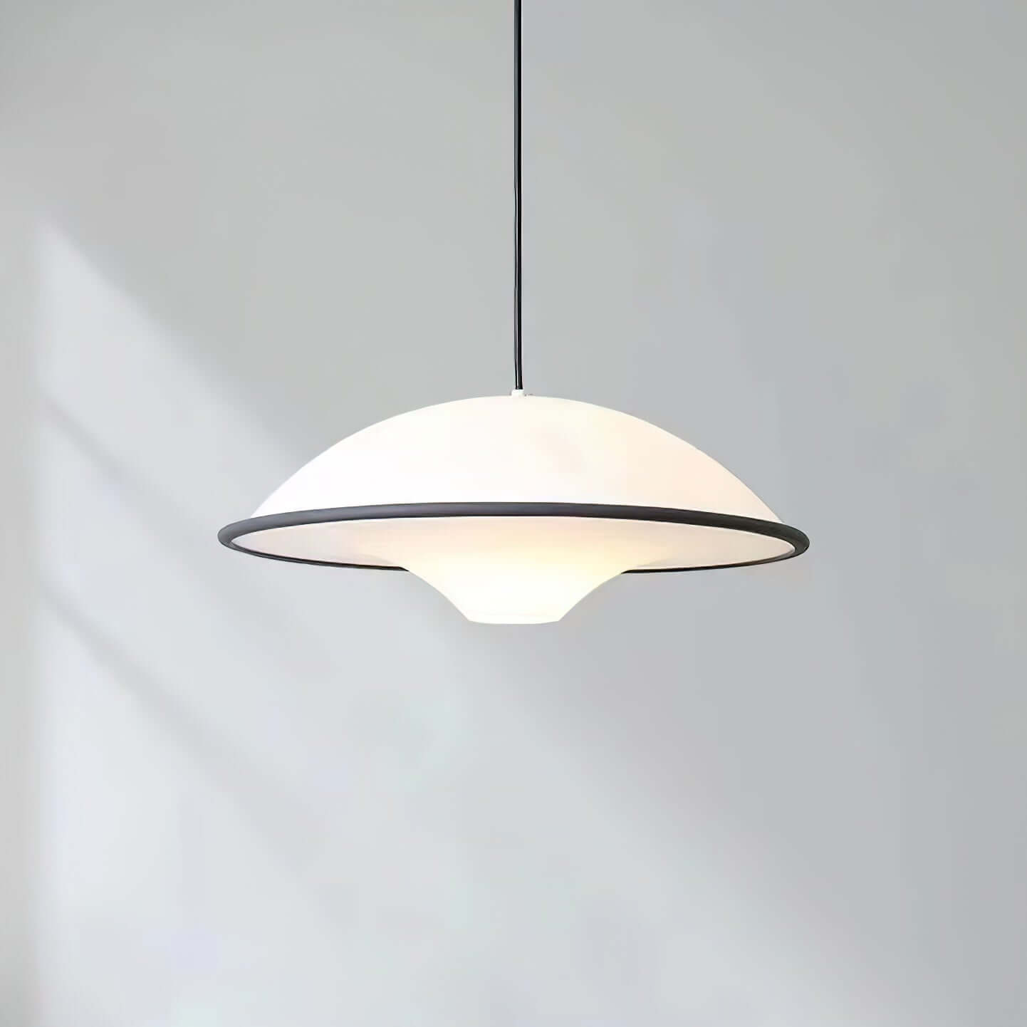 Moderne UFO Pendellampe i Akryl & Metal - Ø45cm