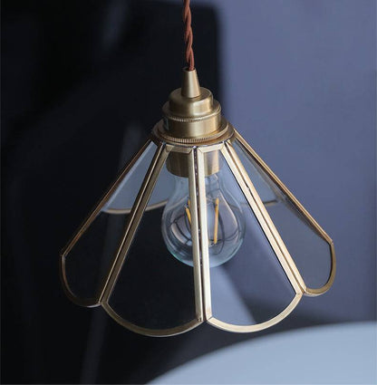 Elegant Glas Pendellampe - Messing Detaljer