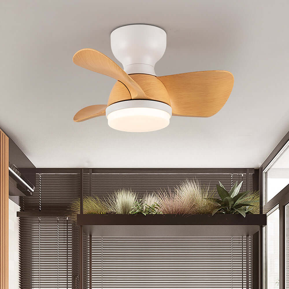 Loftsventilator i træ med LED-lys