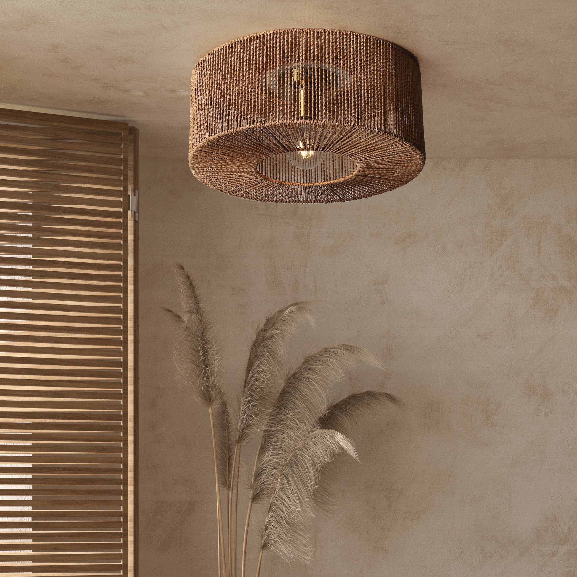 Flettet loftlampe Ø46 med naturlig papirrebs tekstur, elegant og rustik til hyggelig belysning. Passer til moderne indretning