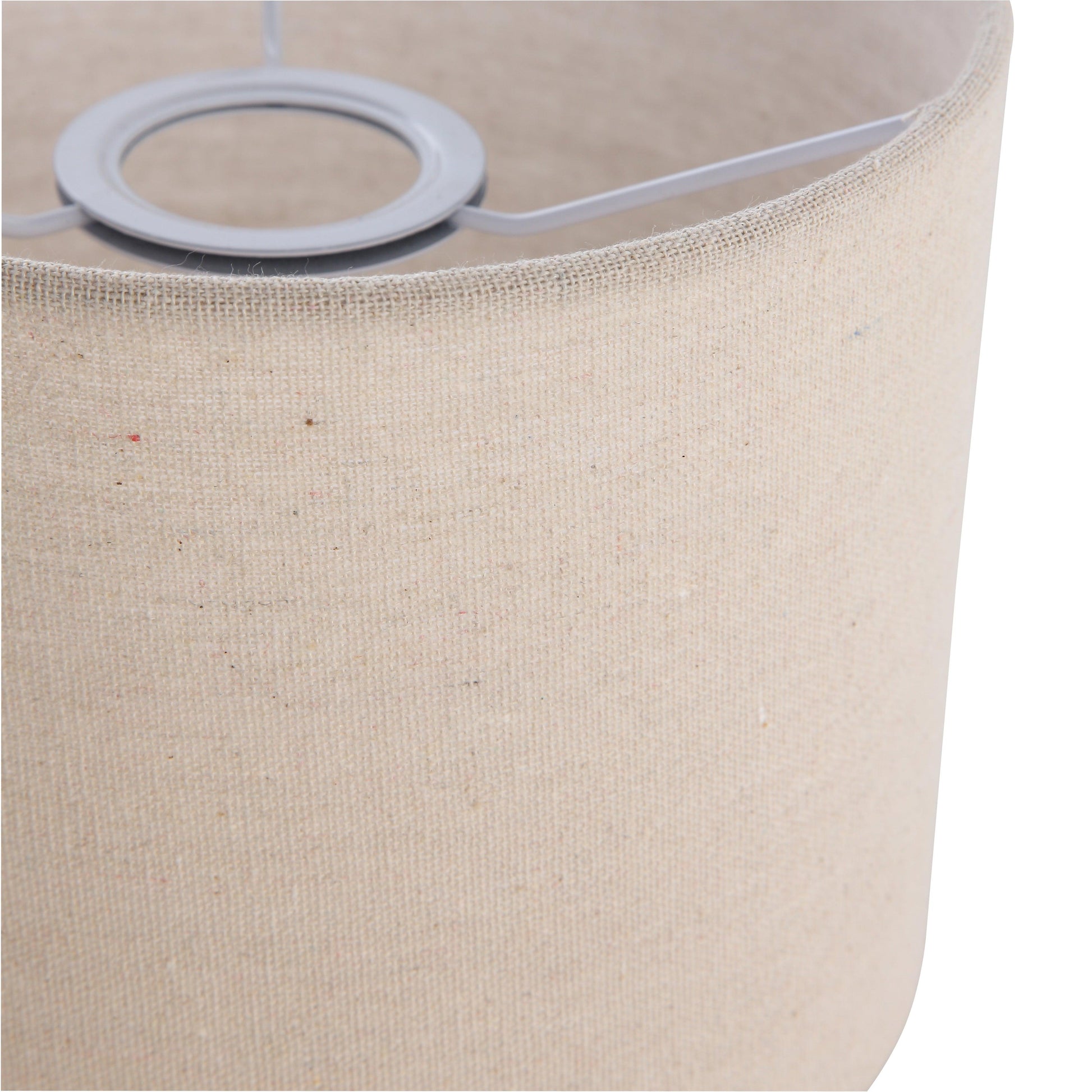 "Hør lampeskærm Ø20 til E27 fatning, rund form, naturlig beige nuance, giver jævn lysfordeling i hjemmet."