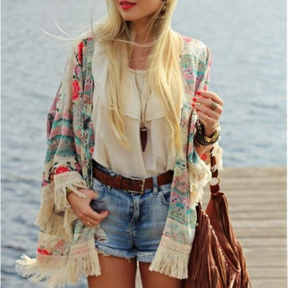 Hvid boheme løstsiddende cardigan med blomsterdesign, feminin pasform, XS-XL. Perfekt til kolde udendørs begivenheder.