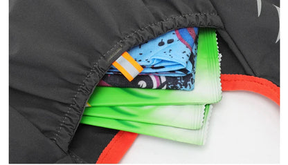 Hydreringsvest i gråt stof med justerbare snore og 2 bløde flasker. Perfekt til trailløb. Reflekterende detaljer øger synligh