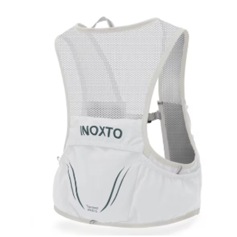 Hydreringsvest i gråt stof med justerbare snore og 2 bløde flasker. Perfekt til trailløb. Reflekterende detaljer øger synligh