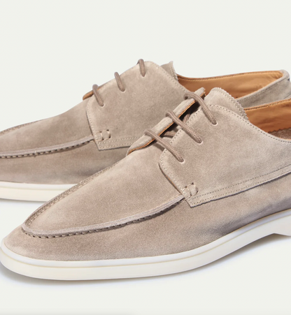 Klassiske khaki læder loafers til mænd med polstret indersål og robust gummisål, perfekt til hverdag og fest.