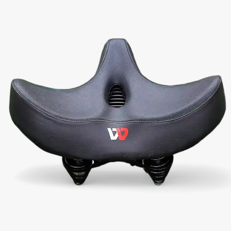 "Komfortabel cykelpude med tyk skum, ergonomisk design, sort farve, egnet til lange cykelture for øget komfort."