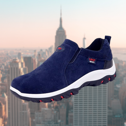 "Komfortable ortopædiske herresko uden snørebånd, i brun og grå, med skridsikker sål, perfekt til daglig brug."