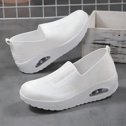 "Komfortable slip-on sneakers til kvinder, støttende og åndbare i flere farver, ergonomisk design og skridsikker sål."