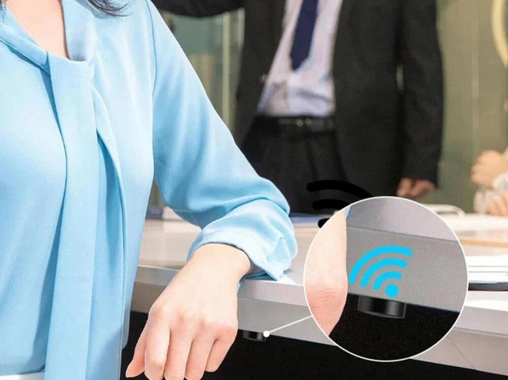 "Kompakt og diskret mini GPS tracker med lang batteritid, magnetisk montering og vejrbestandigt design til sporing."