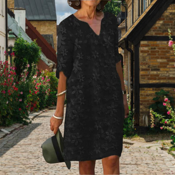 Kvindekjole med V-hals og 3D-blomster, afslappet pasform, elegant design til fester og hverdage, lavet af blødt stof.