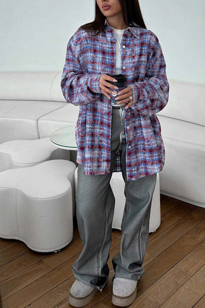 "Kvinders vintage ternet overdimensioneret bluse i blå, grøn og rød, klassisk og elegant design med komfortabel pasform."