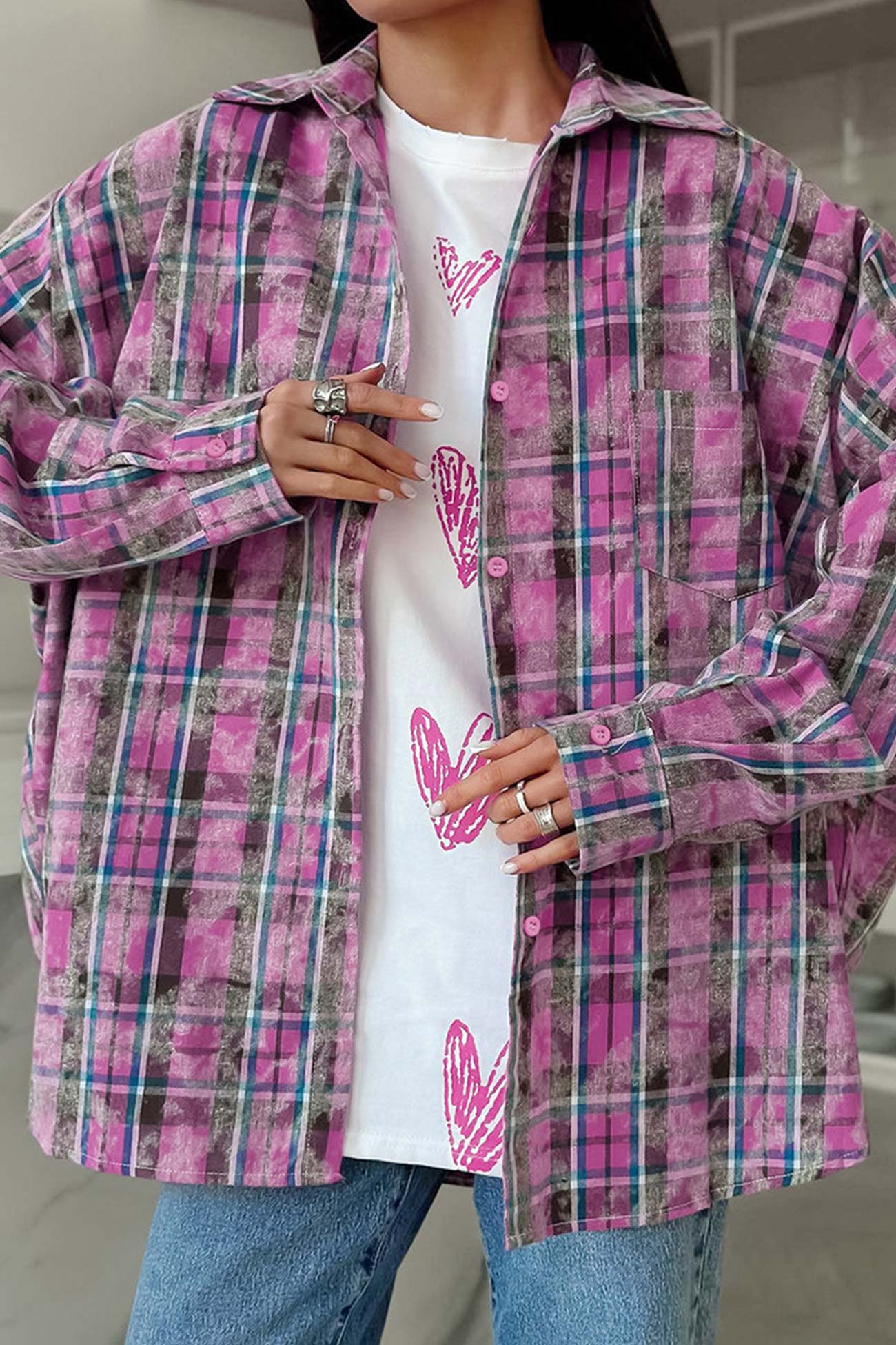 "Kvinders vintage ternet overdimensioneret bluse i blå, grøn og rød, klassisk og elegant design med komfortabel pasform."