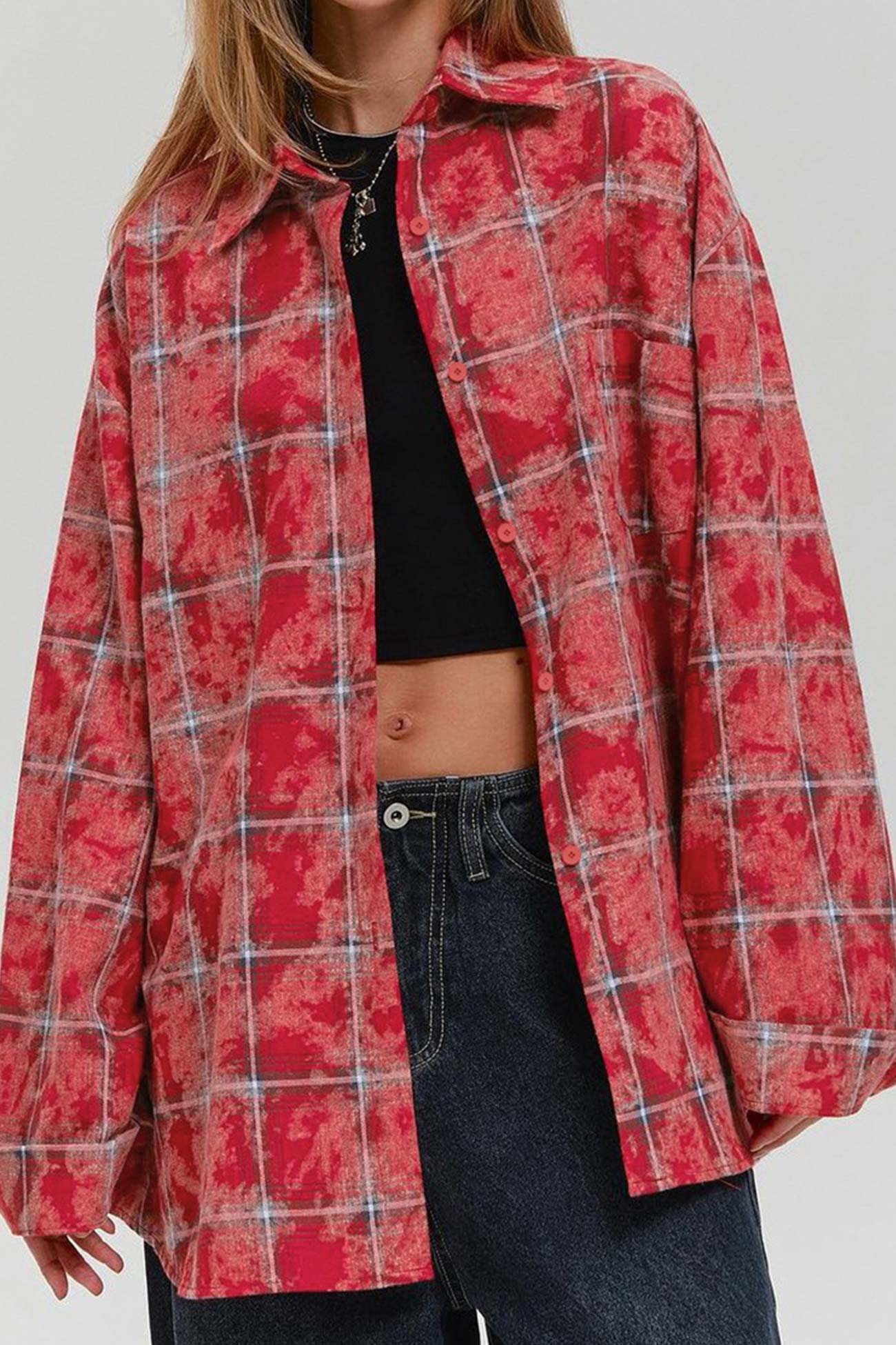 "Kvinders vintage ternet overdimensioneret bluse i blå, grøn og rød, klassisk og elegant design med komfortabel pasform."