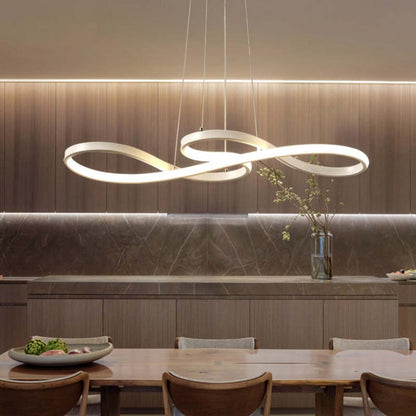 "LED pendel med musiknoter design i sort, hvid og guld, elegant og moderne lampe med integreret LED-belysning."