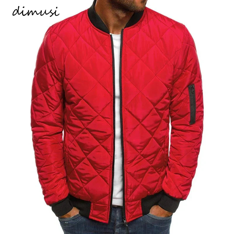 "Let og stilfuld sommerbomberjakke til mænd i åndbart materiale, perfekt til varme dage, matcher enhver garderobe."