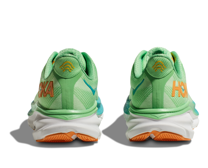 Lette herresko i grå og blå med hvid sål, Hoka Clifton 9, designet til optimal komfort og stødabsorbering.