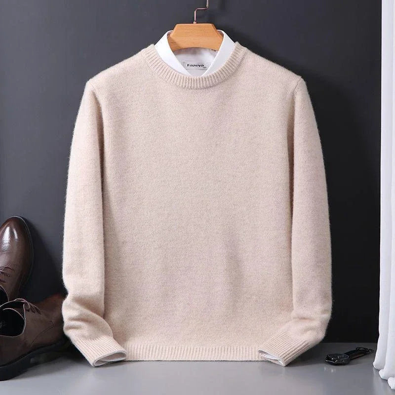 Luksuriøs cashmere trøje til kvinder, viser stilrent design i lys beige farve, ideel til både hverdag og fest.