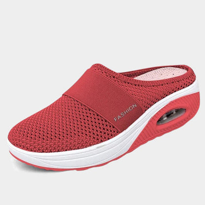 "Luksus Emma slippers sort med blødt materiale og elegant design, perfekt til hjemme- og udendørsbrug, damesko."