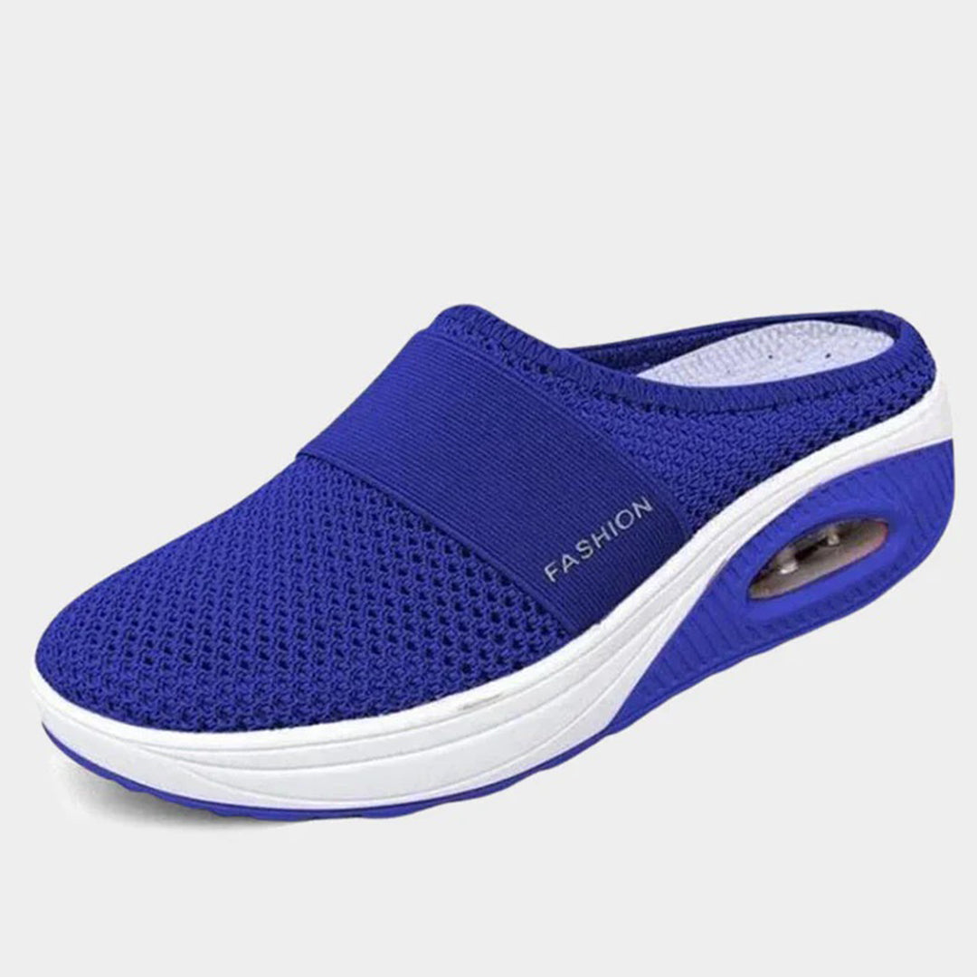 "Luksus Emma slippers sort med blødt materiale og elegant design, perfekt til hjemme- og udendørsbrug, damesko."