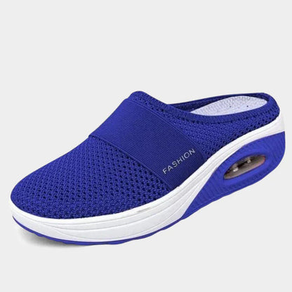 "Luksus Emma slippers sort med blødt materiale og elegant design, perfekt til hjemme- og udendørsbrug, damesko."